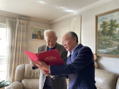 �й�����Э���쵼�򡰷����Ļ������ɾͽ���������ŵ�һ�佱